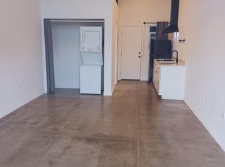 1102 E 7th St, Long Beach, CA 90813