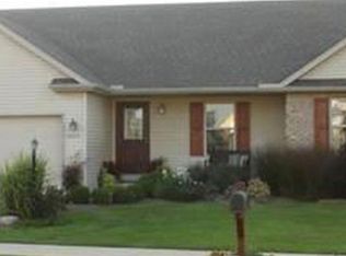 10713 Glenfield Dr, Peoria, IL 61615