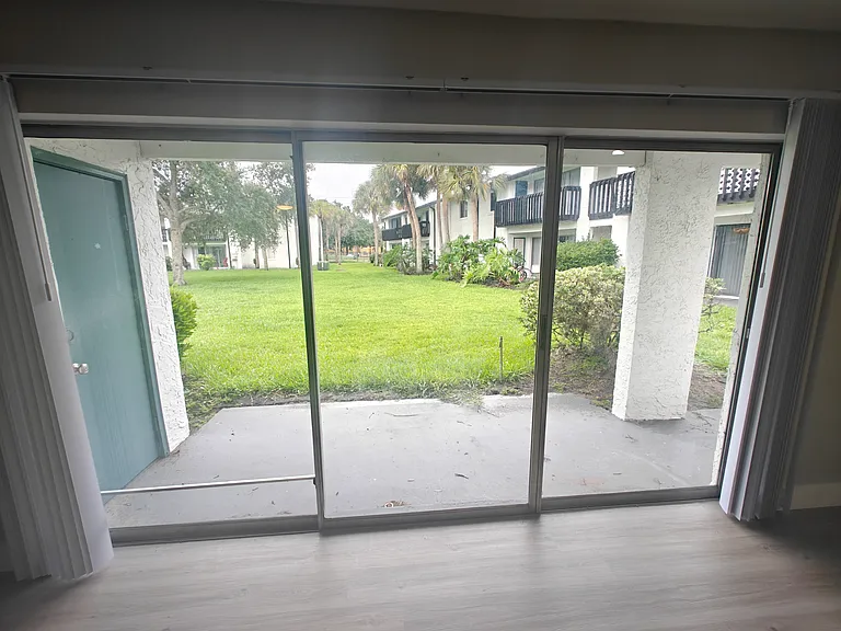 4405 S Semoran Blvd #7 — Photo 9