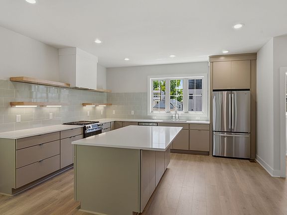 4th image of 15 N Hill St #D