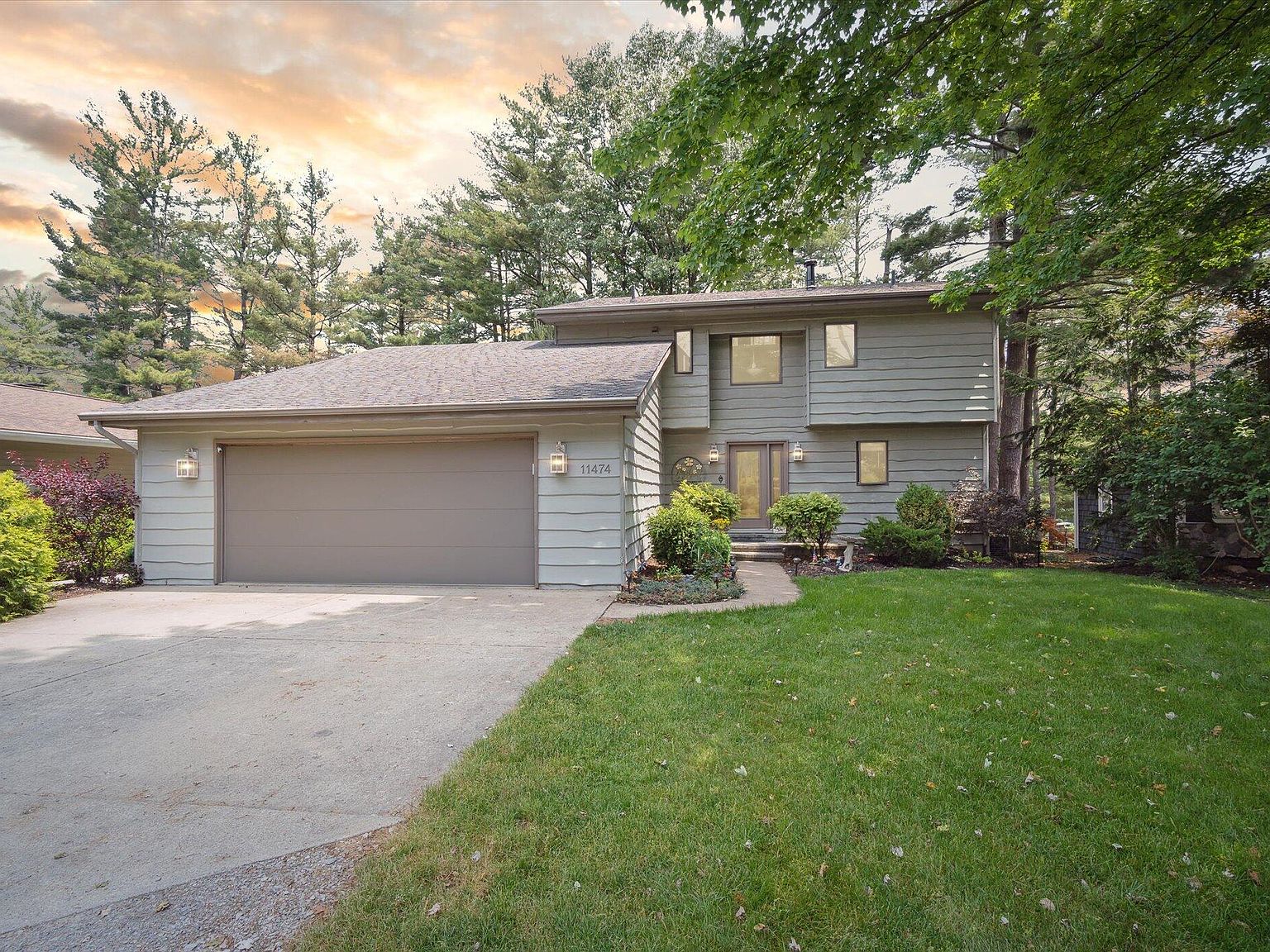 11474 Oakwood Dr, Jerome, MI 49249 Zillow