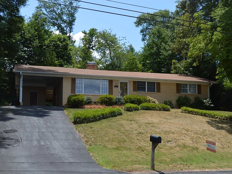 127 Freedom Dr — Photo 18
