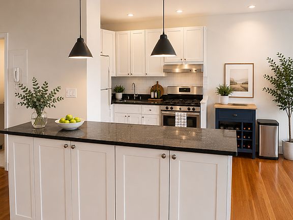 4th image of 247 Beacon St #Penthouse