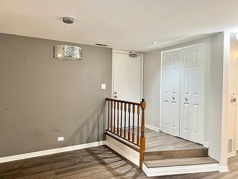 1415 Sutton Ct — Photo 3