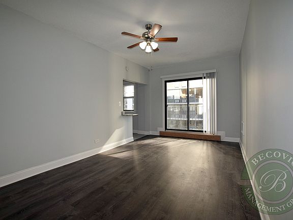 2nd image of 4520 N Clarendon Ave APT 505
