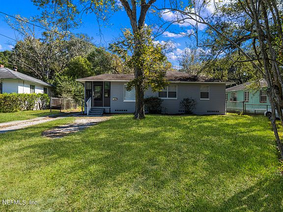 3rd image of 5607 MINOSA Circle E