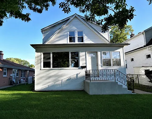 2224 Foster St #1 Photo 1 2224 Foster St #1 Photo 1