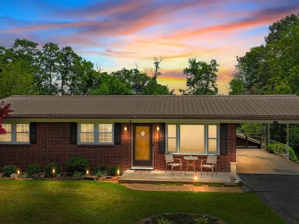 112 Hillside Rd, Hurt, VA 24563