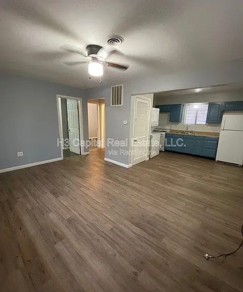 208 W Thomas St — Photo 2