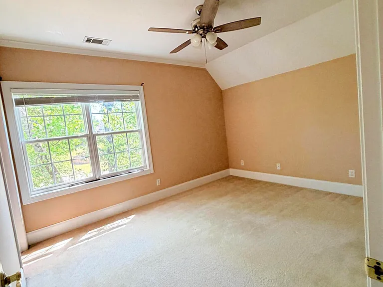 1605 Jamestown Ave — Photo 25