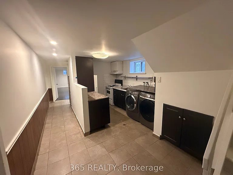 202 Renforth Dr #BASEMENT — Photo 4