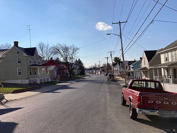 4th image of 535 N High St