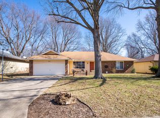 3300 S Robberson Ave, Springfield, MO 65807