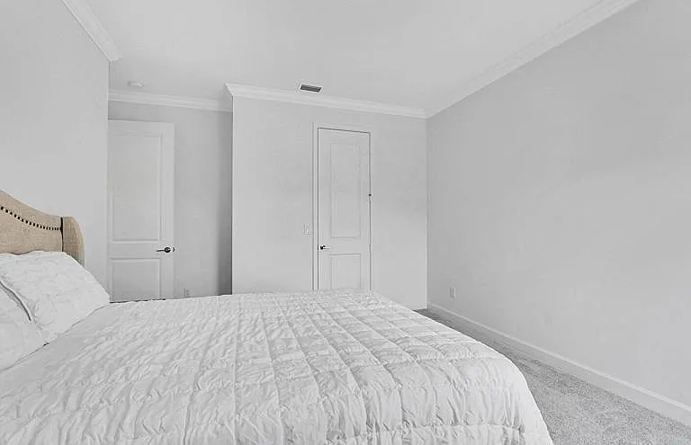 601 Hookline Cir — Photo 32