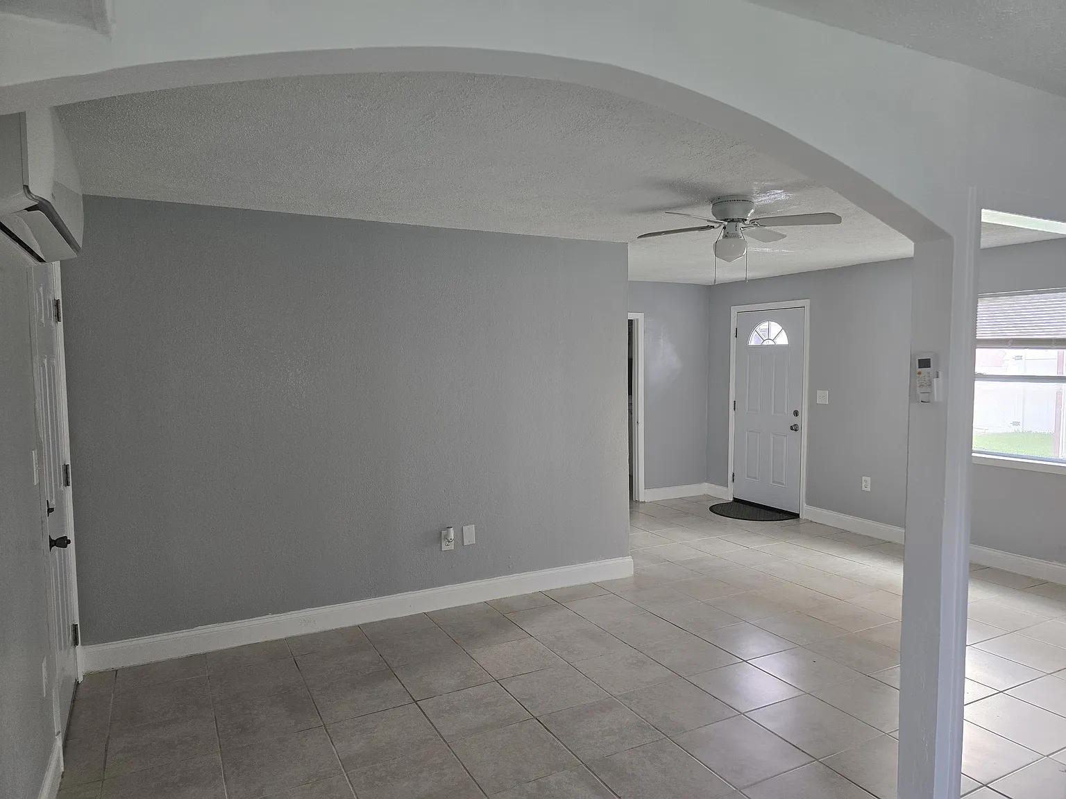 1323 Pinewood Ave — Photo 3