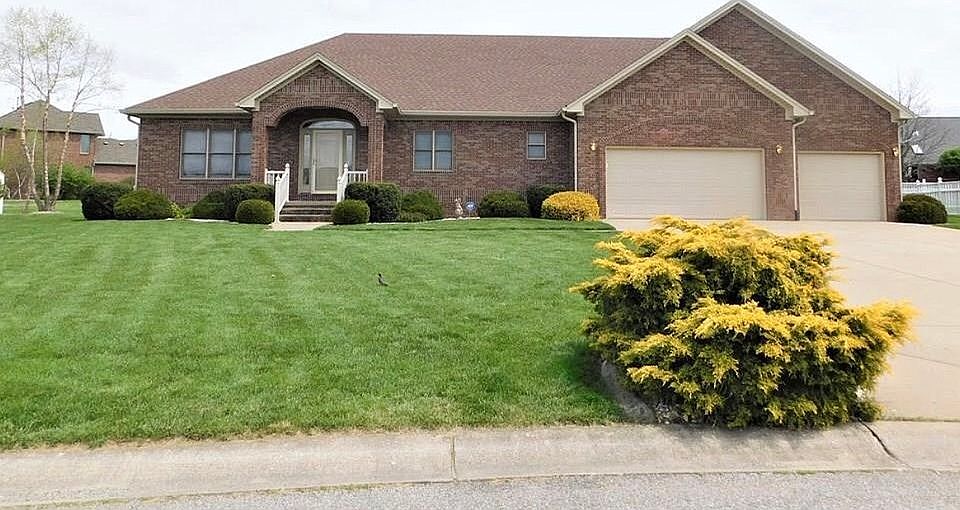 1st image of 718 S Jordan Dr