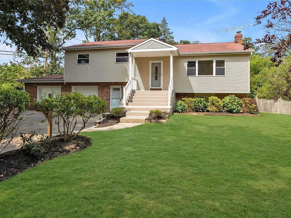 1st image of 18 Iroquois Lane