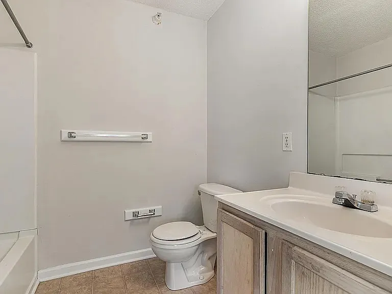 2020 University Woods Rd #203 — Photo 8