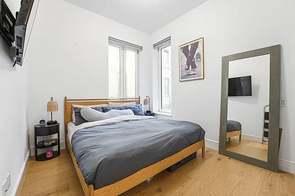 Bedroom, photo 1