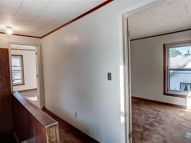 121 Leroy Ave — Photo 21