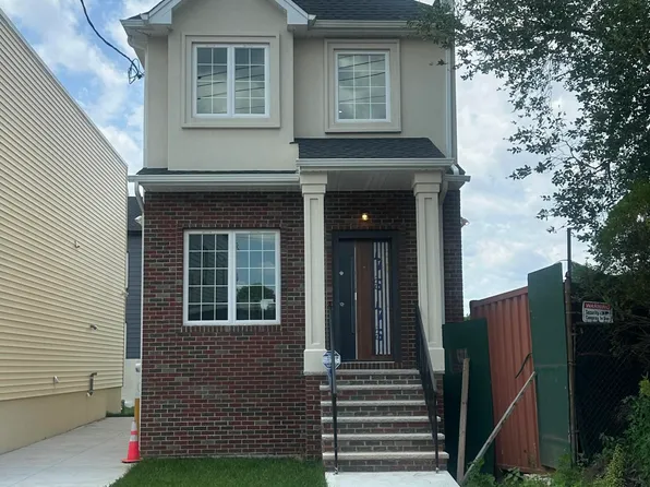 136 Union Ave, Staten Island, NY 10303
