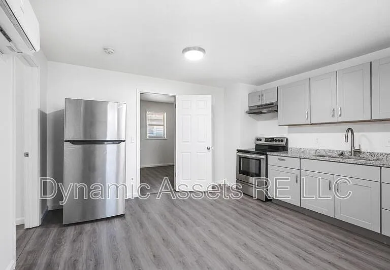 208 E Park St #A — Photo 2