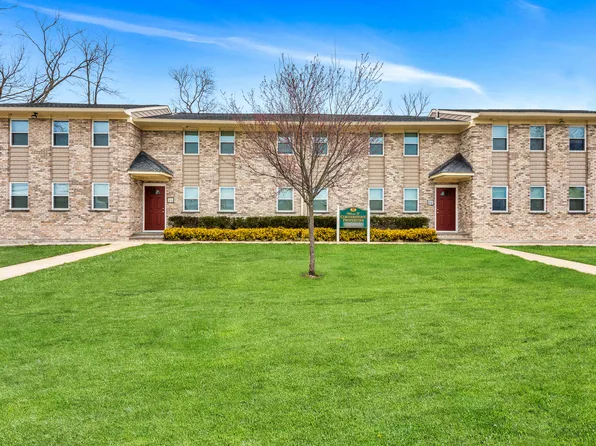 55 Taylor Ave, Copiague, NY 11726