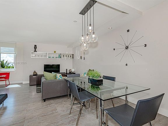 4th image of 2301 Collins Ave APT 723