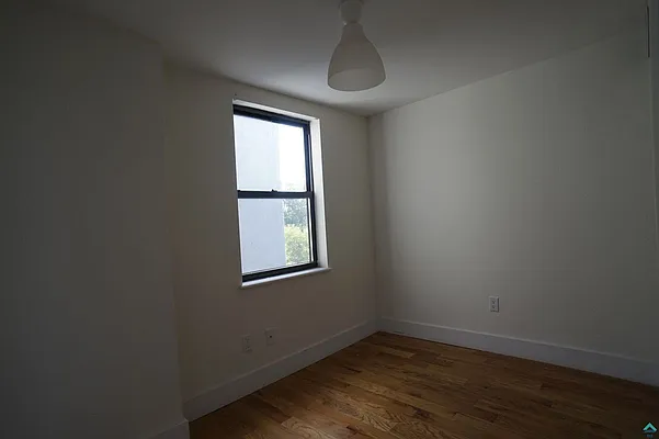 Rented by EXR | media 6