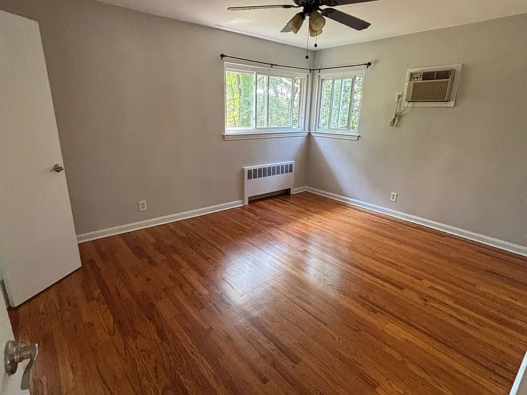 16 Spruce Pl — Photo 9