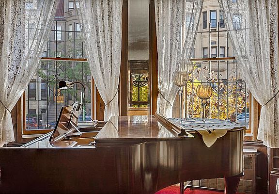 3rd image of 349 W End Ave APT 6