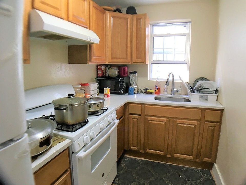1st image of 719 E 5th St Floor 2