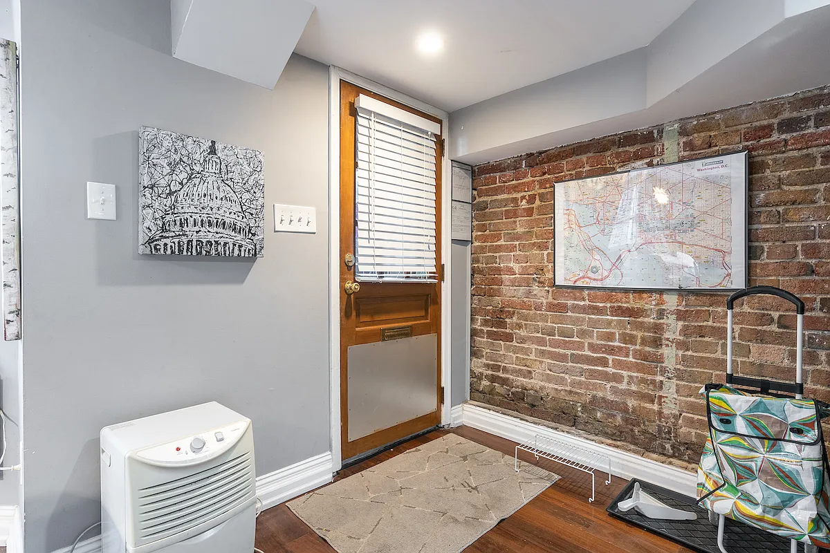 Building Photo - 1820 Calvert St NW #1818