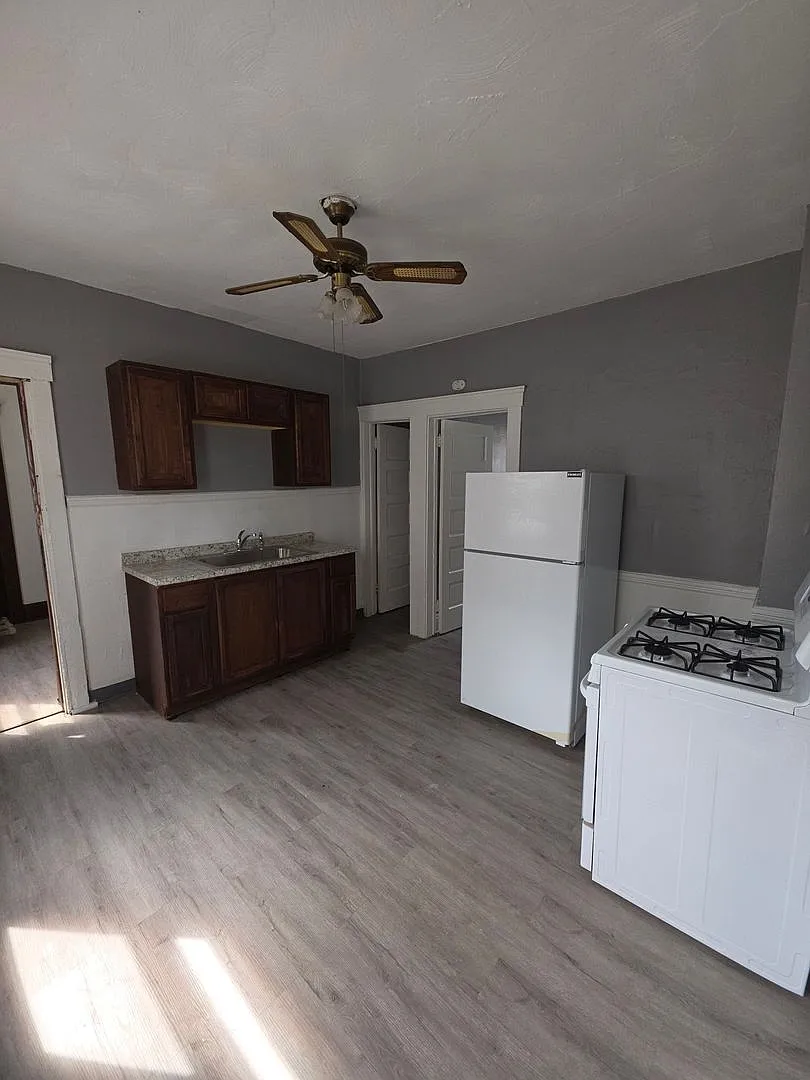 Welcome Home to West 13th St! — Photo 4