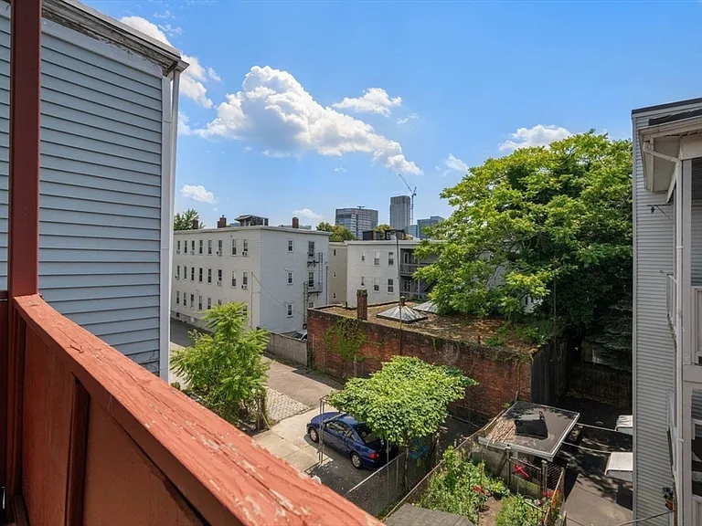 18-20 Marcella St #5 — Photo 2