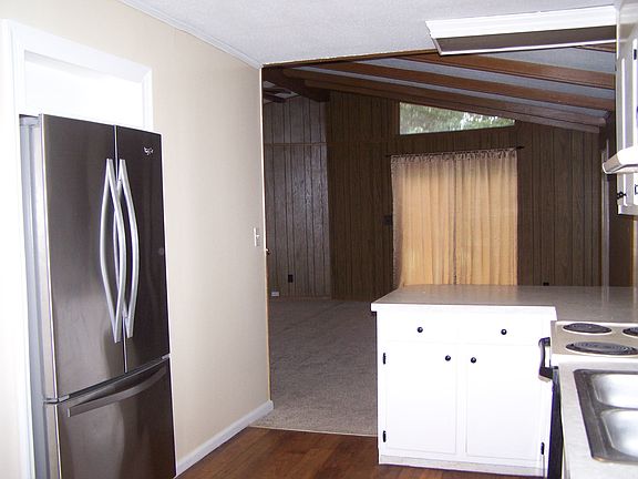 5th image of 521 W Tri Lakes Dr