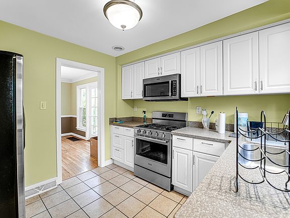 4th image of 5344 Mulford St