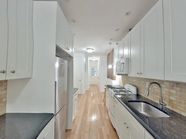 888 10th Ave #3B, New York, NY 10019