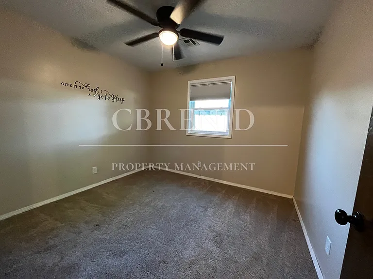 3010 Indian Dr — Photo 15