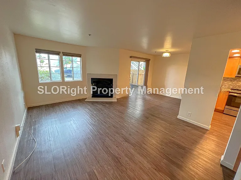 1025 Southwood Dr #C — Photo 4