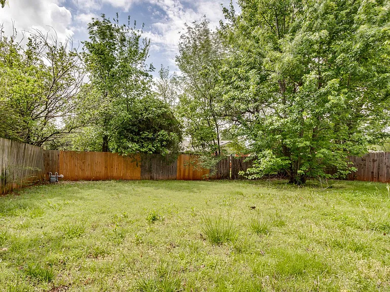 3916 SE 46th St — Photo 27