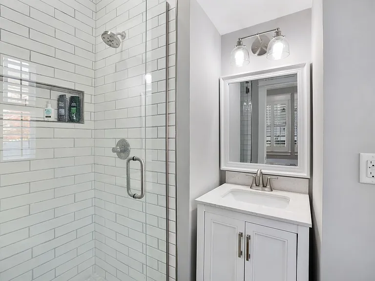 204 Burns Ave #11 — Photo 16