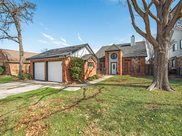 2302 Erwin Dr, Euless, TX 76039