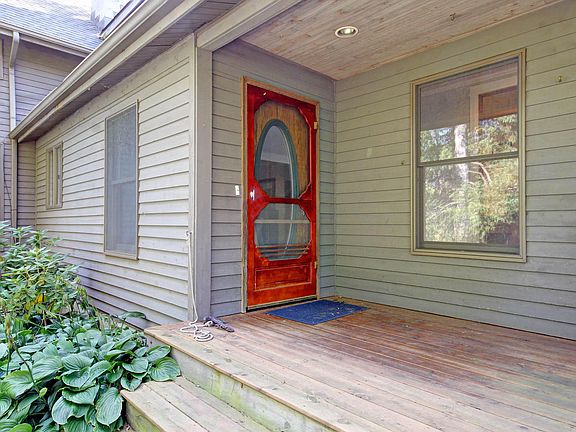 4th image of 2295 Schimperle Dr NE