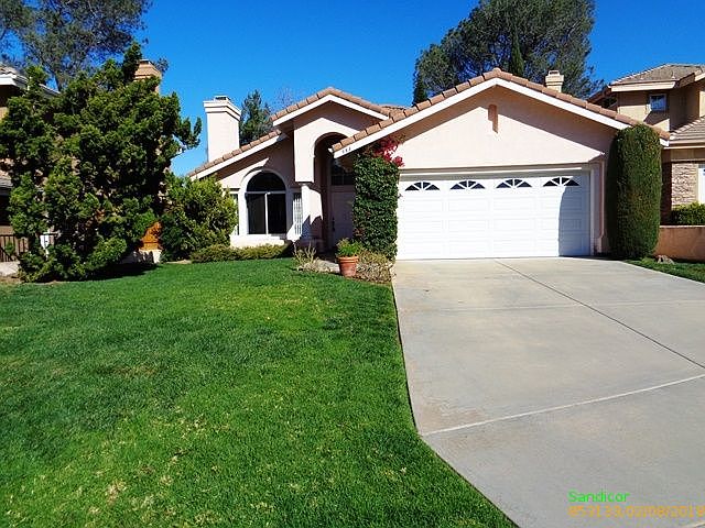 1st image of 984 Gardenia Ct
