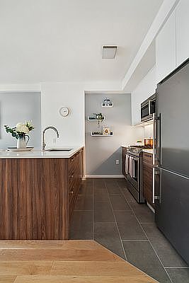 3rd image of 40 Pinehurst Ave APT 4A