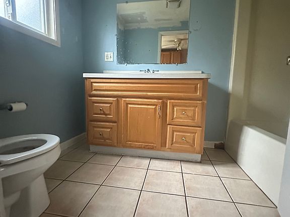 4th image of 620 Jessop Ave