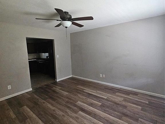 3rd image of 5831 Lagonda Ave