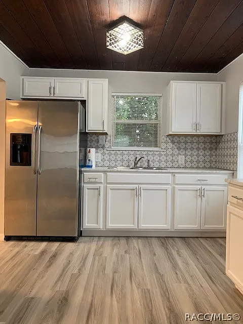 2 bed, 1.0 bath, 884 sqft, $1,375 — Photo 2