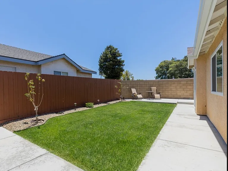 504 Washington Cir — Photo 1